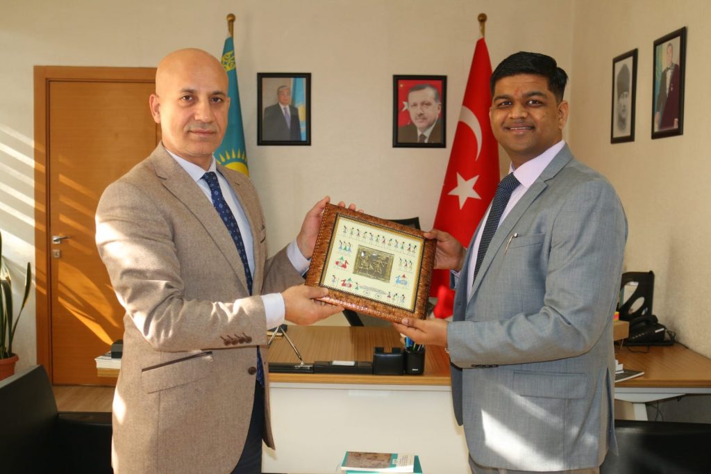 Hindistan’ın yeni atanan Almatı Konsolosu Swapnil Kothawade, Enstitümüzü ziyaret etmiştir. Nazik ziyaretleri için kendisine teşekkür ederiz
