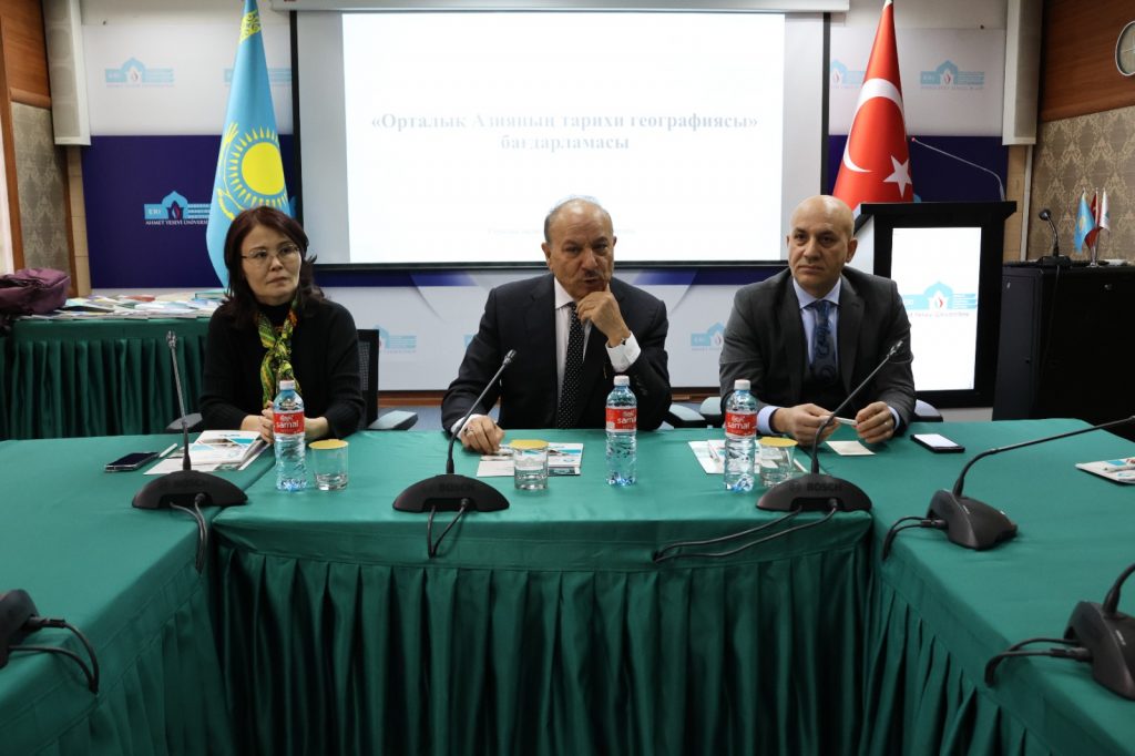 Hoca Ahmet Yesevi Üniversitesi Mütevelli Heyet Başkanı Prof. Dr. Muhittin Şimşek ve Rektör Dr. Janar Temirbekova’nın katılımıyla Avrasya Araştırma Enstitüsü’nün 2024 yılı çalışma programı üzerine değerlendirme toplantısı yapıldı.