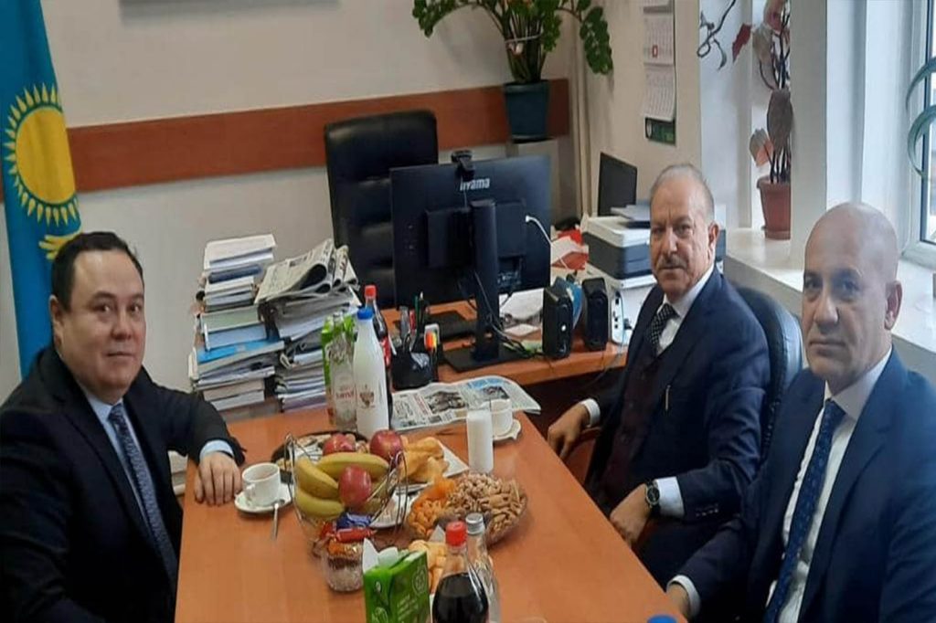 Hoca Ahmet Yesevi Üniversitesi Mütevelli Heyet Başkanı Prof. Dr. Muhittin Şimşek, Almatı Akparat Baş Direktörü Erjan Tolek’i ziyaret etti. Ziyarette, iki kurum arasındaki medya ve iletişim iş birliginin daha da geliştirilmesi hususları görüşüldü.