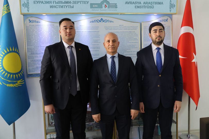 Dünya Ahıska Türkleri Birliği (DATÜB) Başkan Yardımcısı Rassul Akhmedov ve SANA International Research Center Genel Direktörü Bauyrzhan Serzhanov Enstitümüzü ziyaret ettiler. Görüşmede iş birliği imkanları görüşüldü